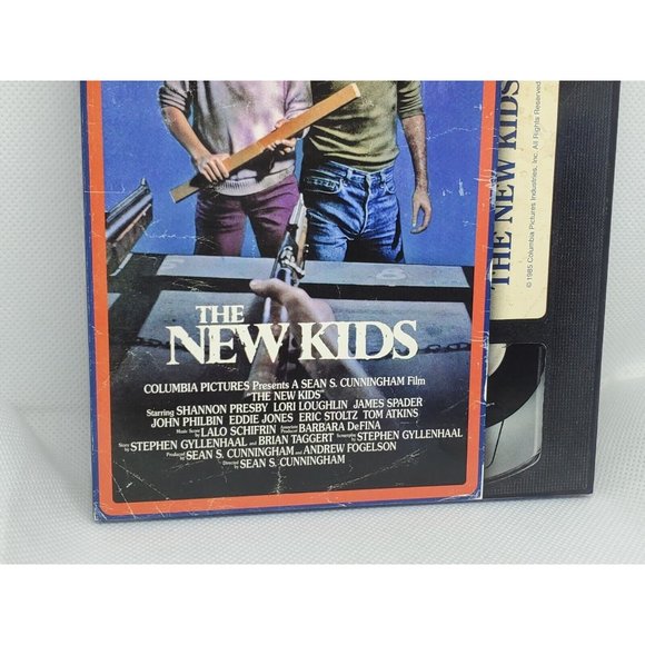 The New Kids Rated R Blu Ray Disk They Cant Afford To Lose Movie - Picture 3 of 7